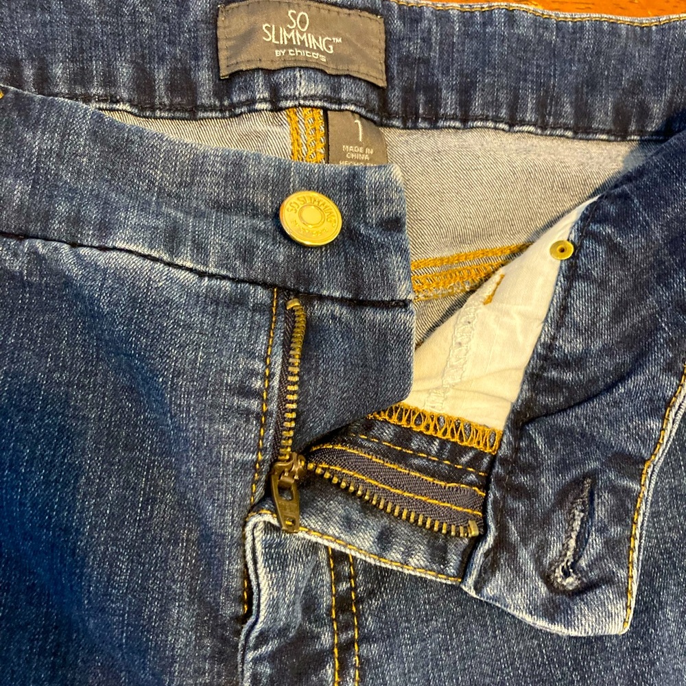 Women’s Chico’s So Slimming Jeans (CHICO Size 1, fits like M/8, 31”-32” waist)